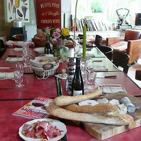 La Pinsonnière Couette-café *